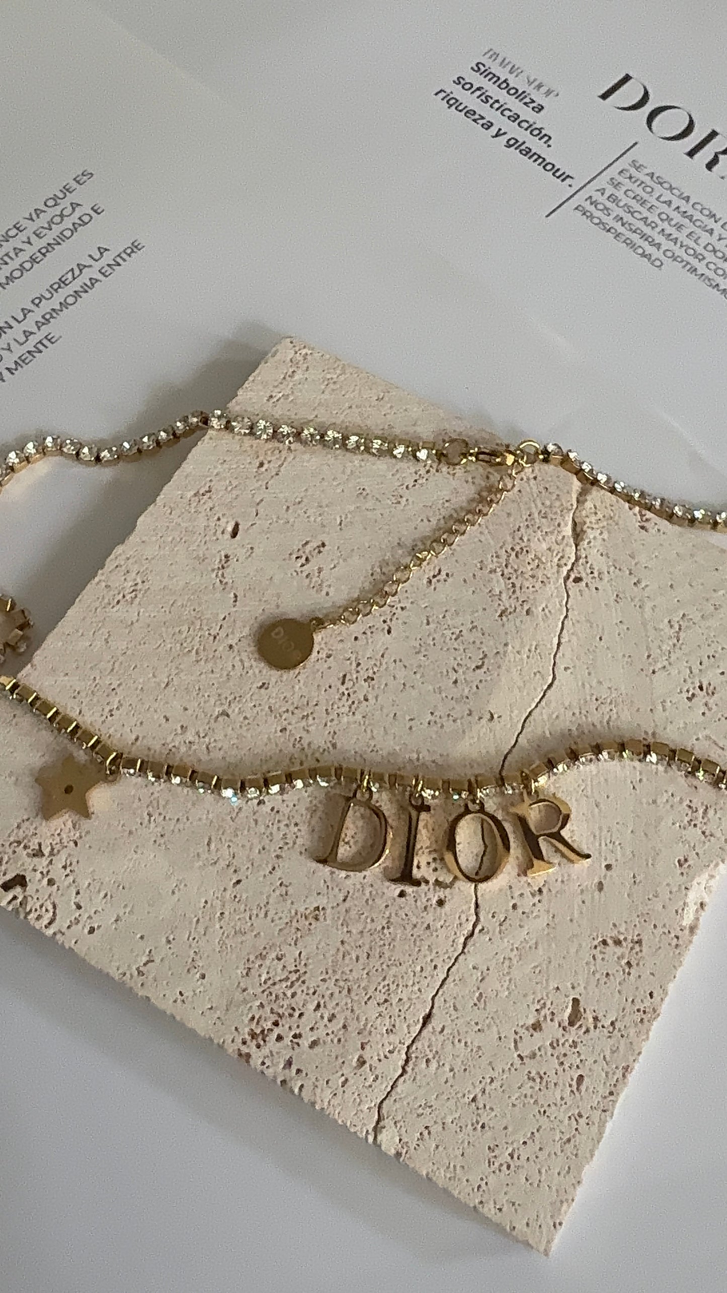 Diora necklace