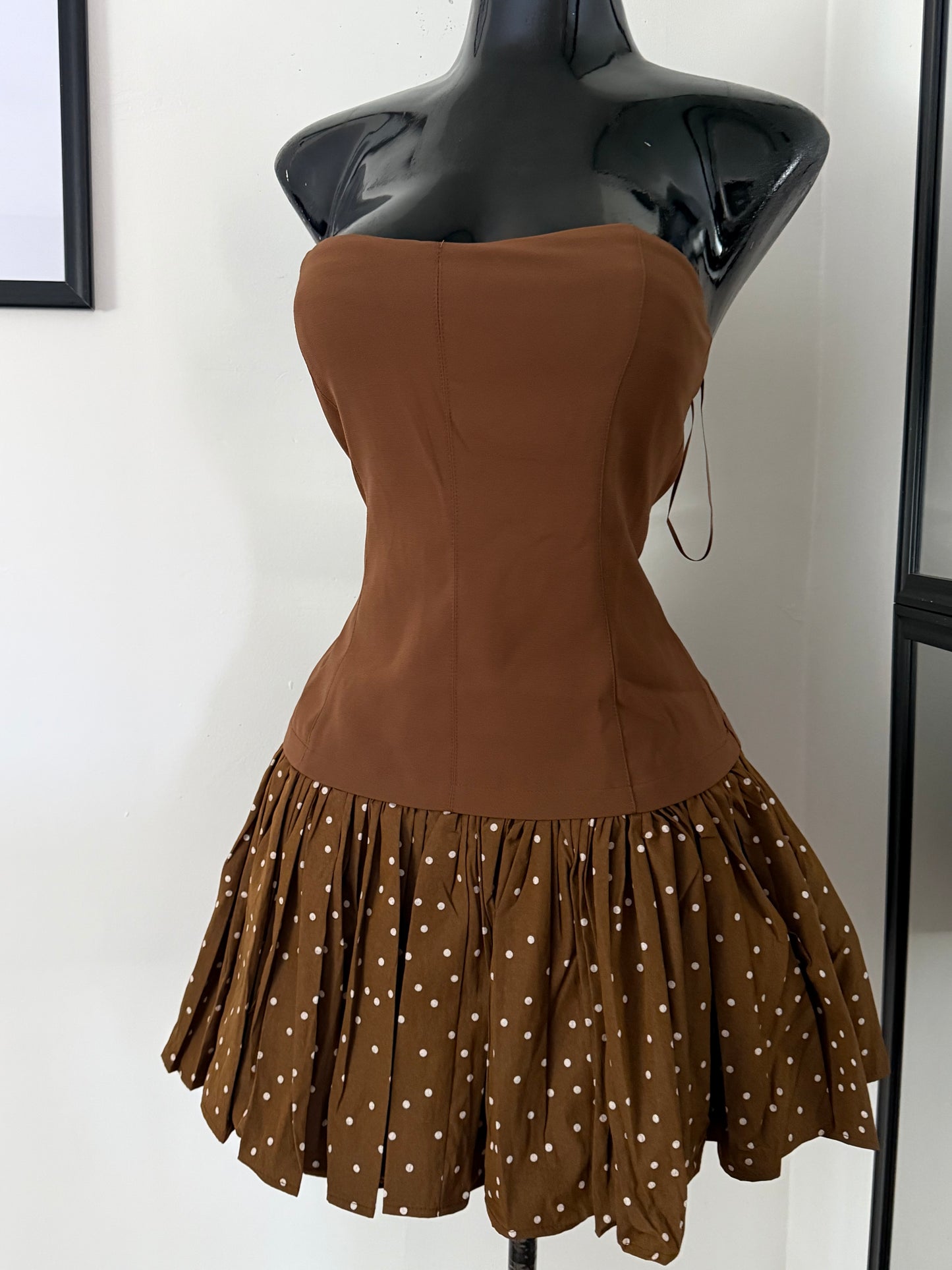 Polk dots are tube dress