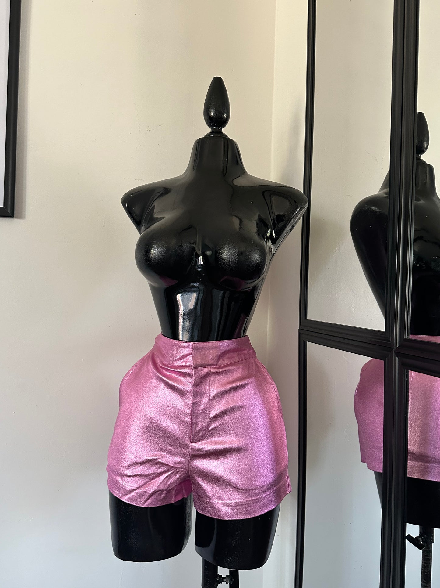 Metallic bottoms
