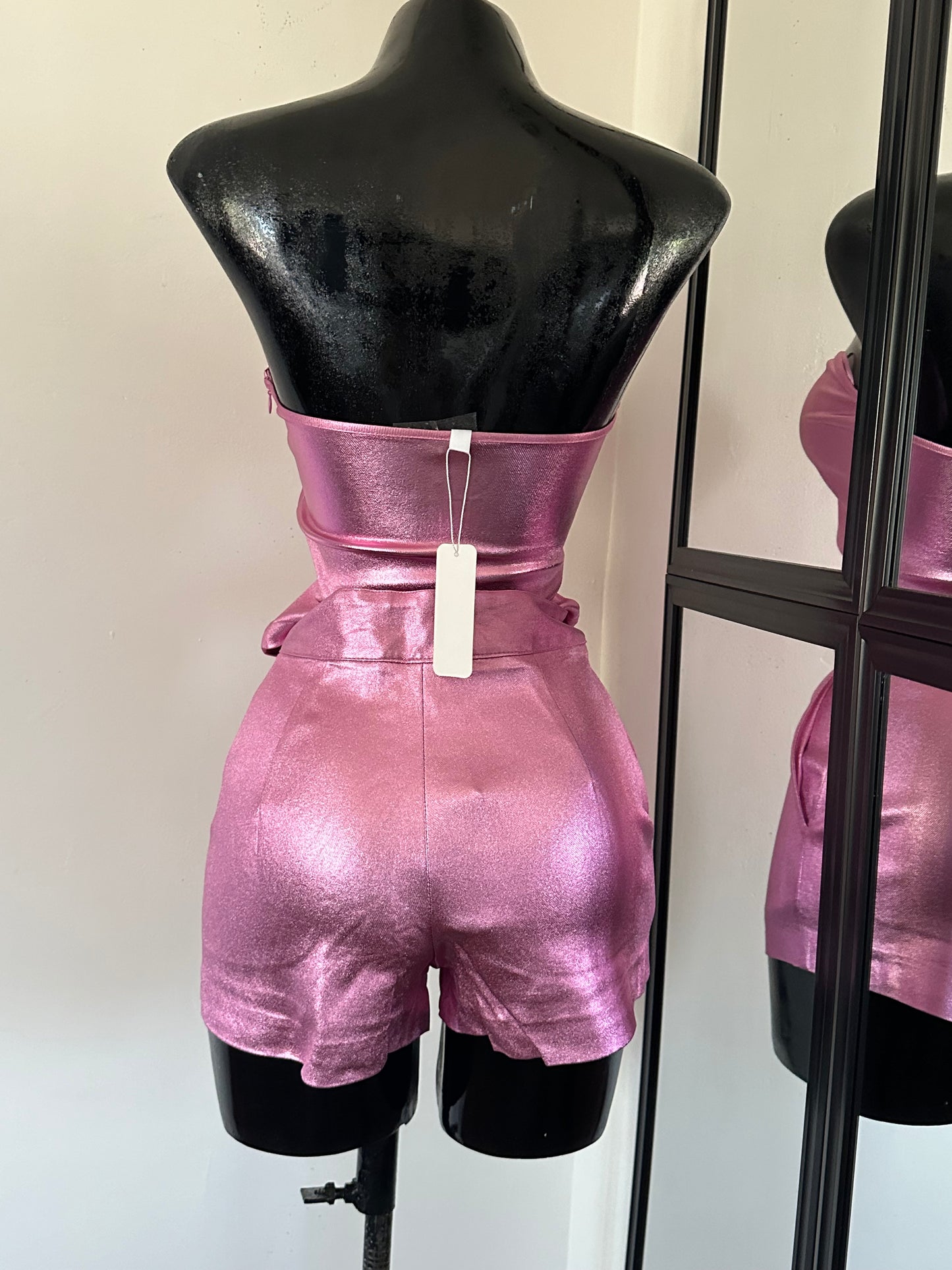 Metallic bottoms