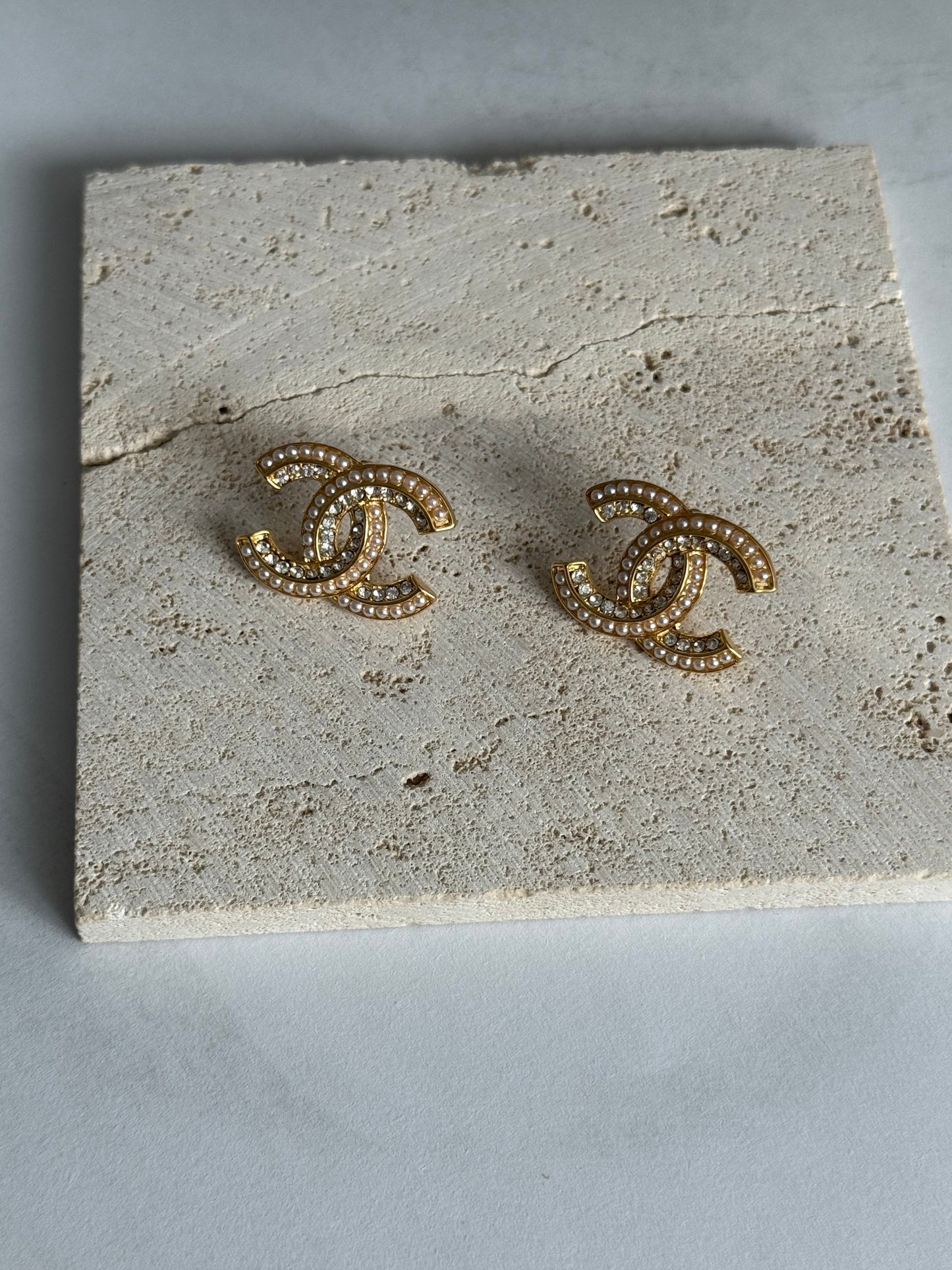 Celia earrings (pearls)