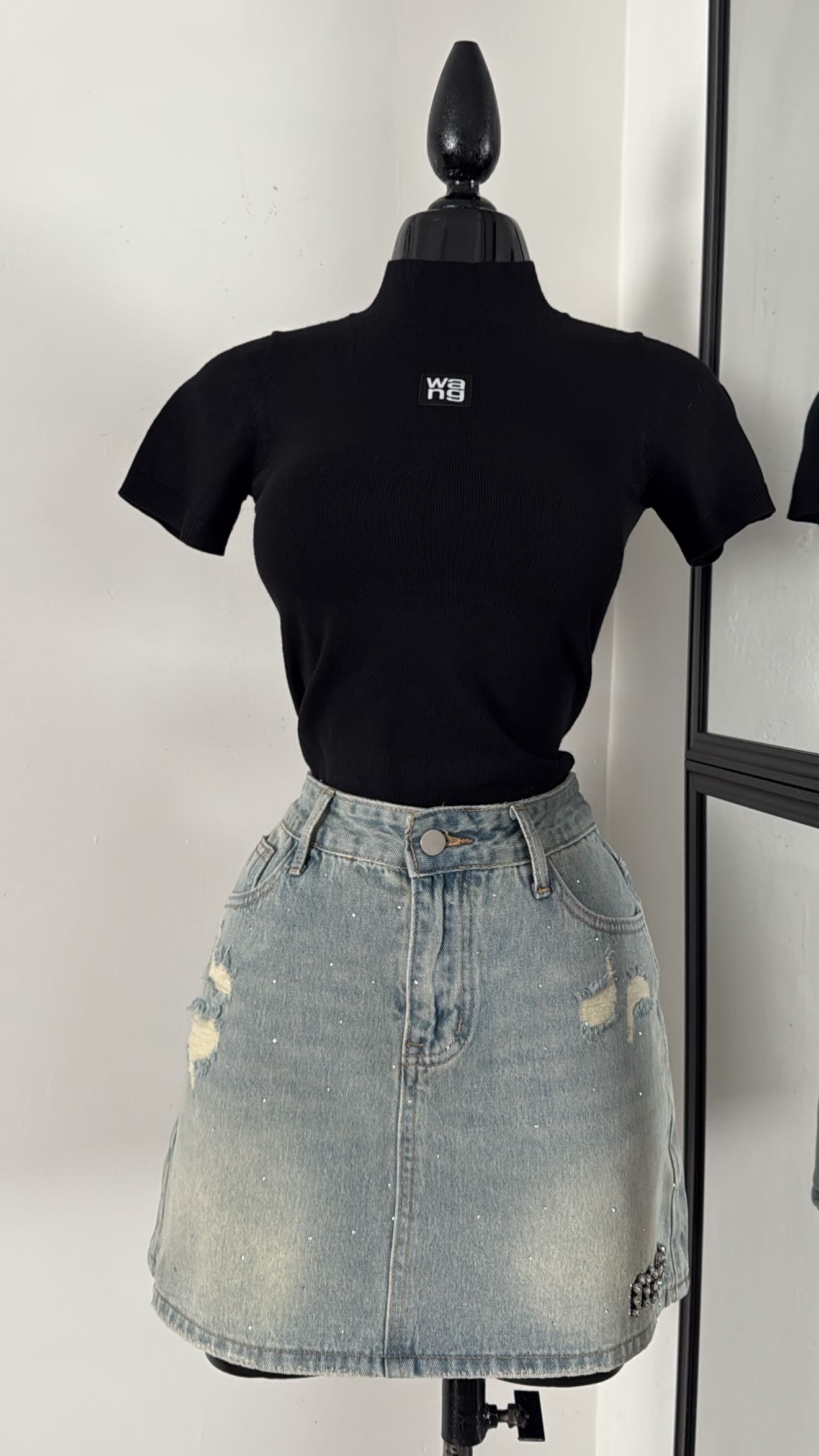 Wng top (black )