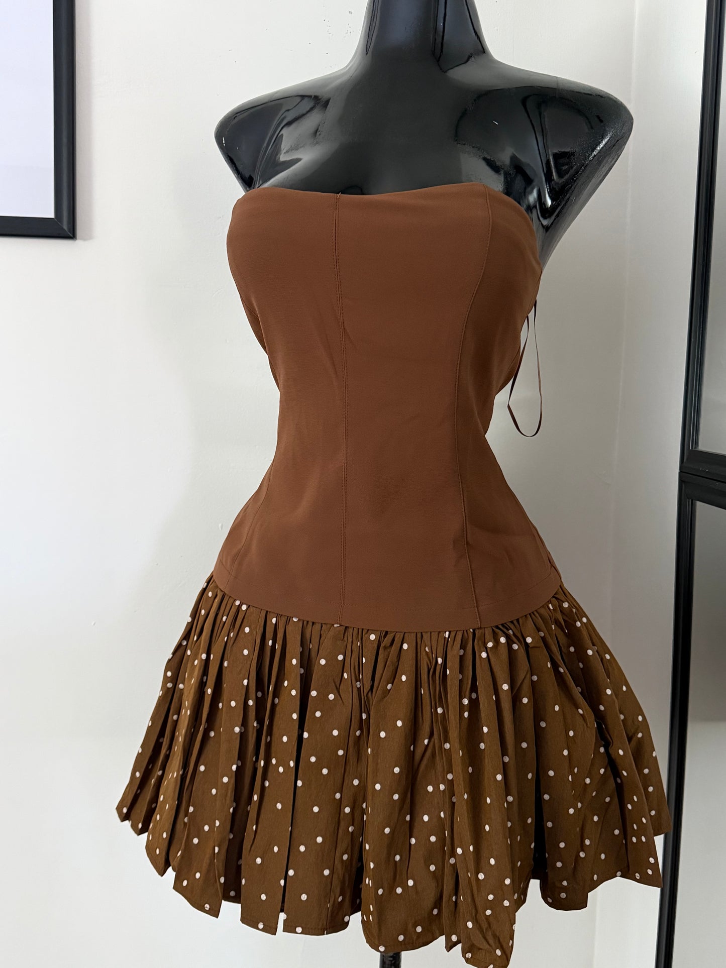 Polk dots are tube dress