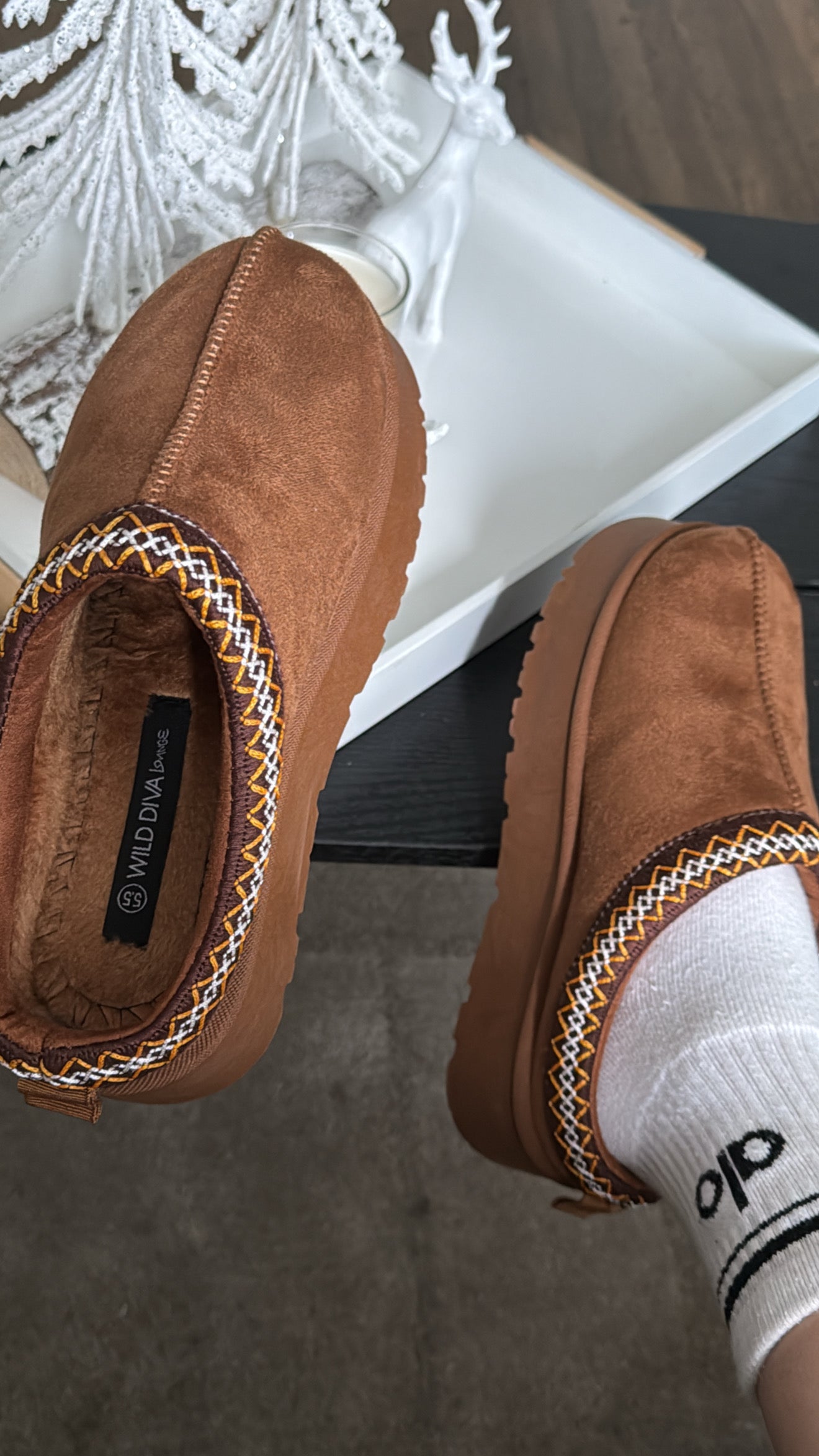 Slippers brown