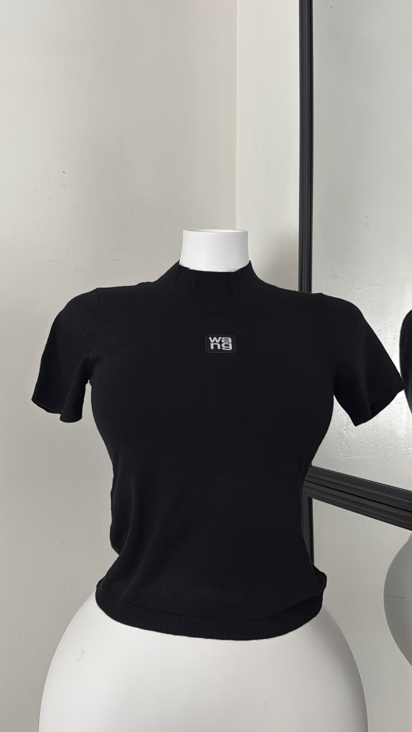 Wng top (black )