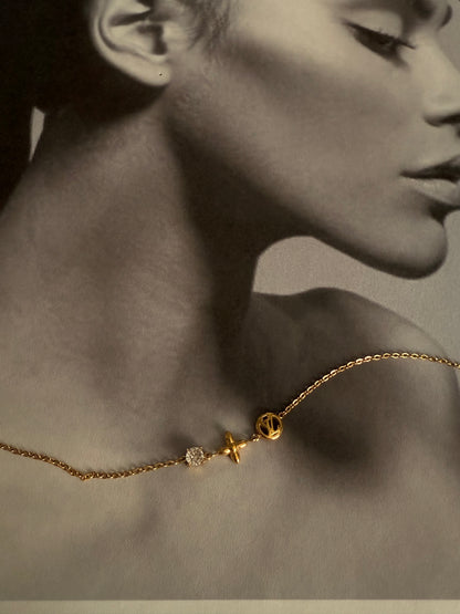 Laura necklace LV