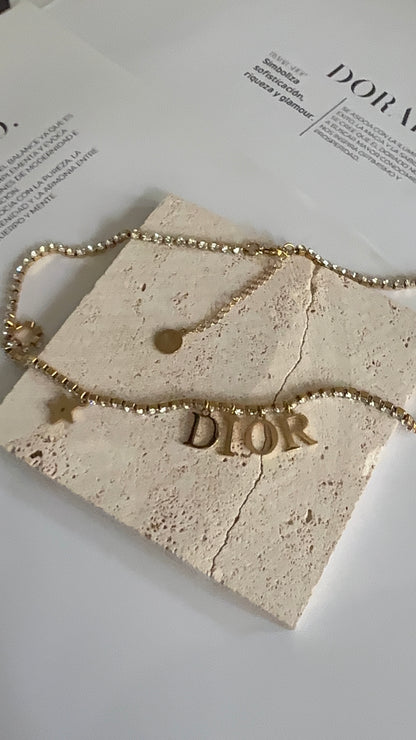 Diora necklace