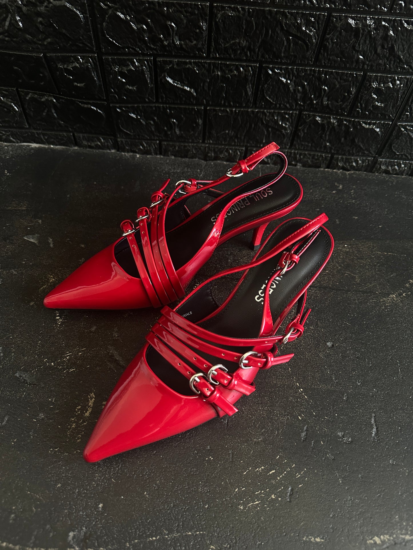 Cherry heels (red)