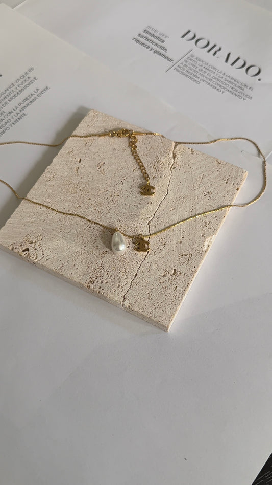 Chantel pearl necklace