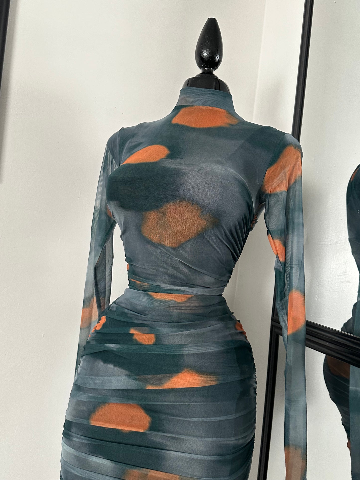 Vestido largo estampado topos