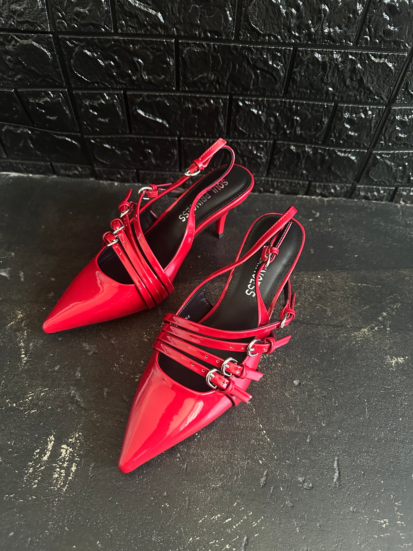 Cherry heels (red)