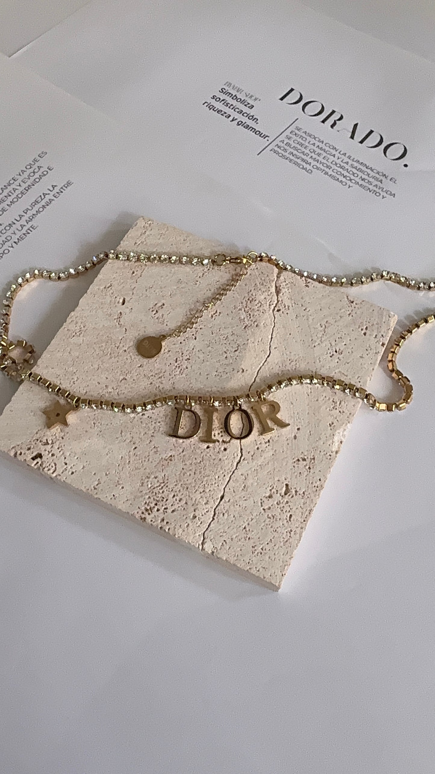 Diora necklace