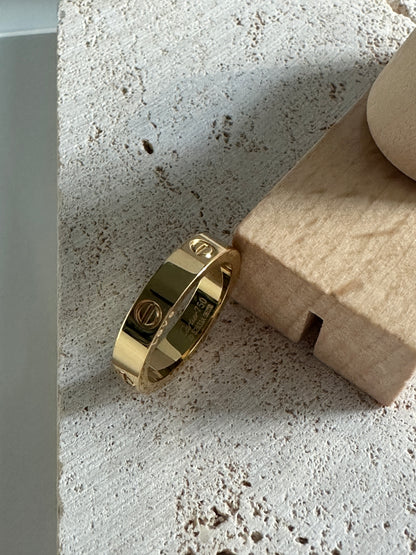 Cloe ring
