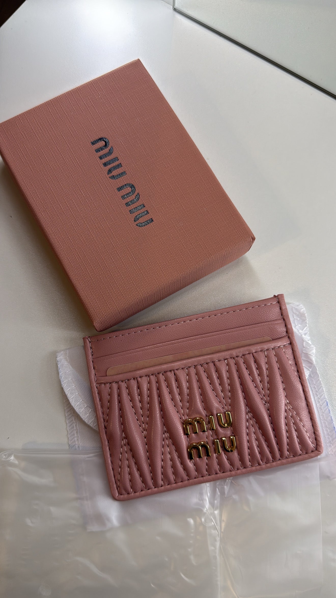 Muy muy card holder