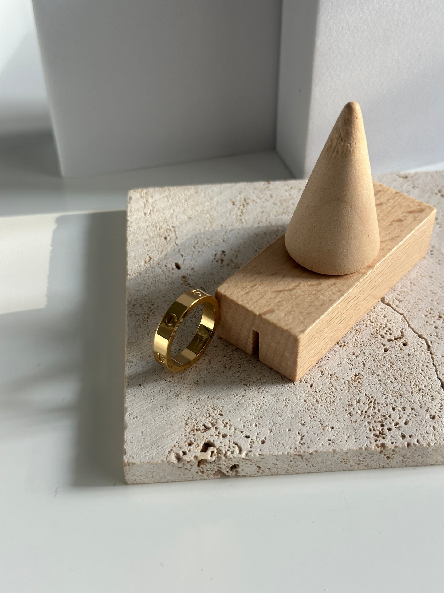 Cloe ring