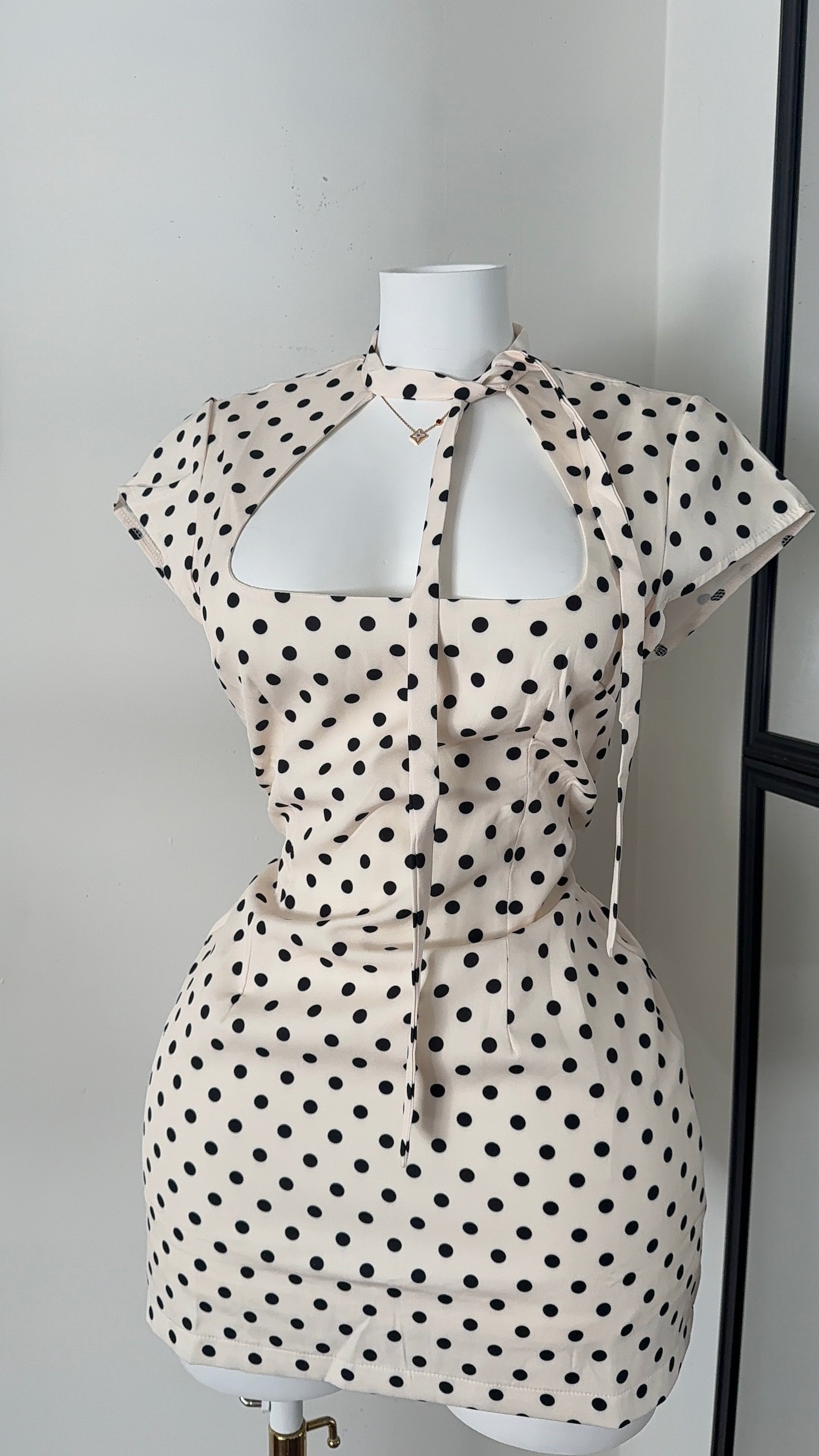 Polka dots dress (off white)