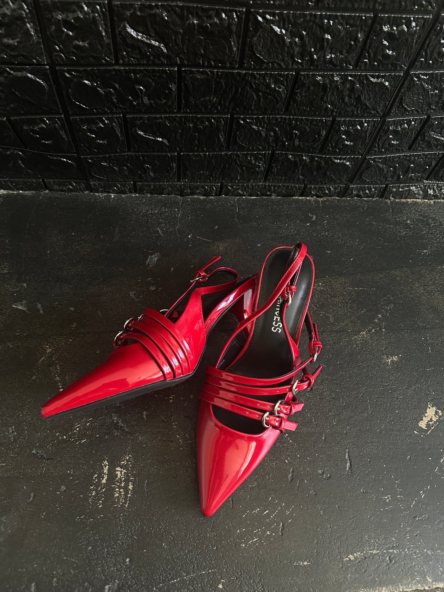 Cherry heels (red)