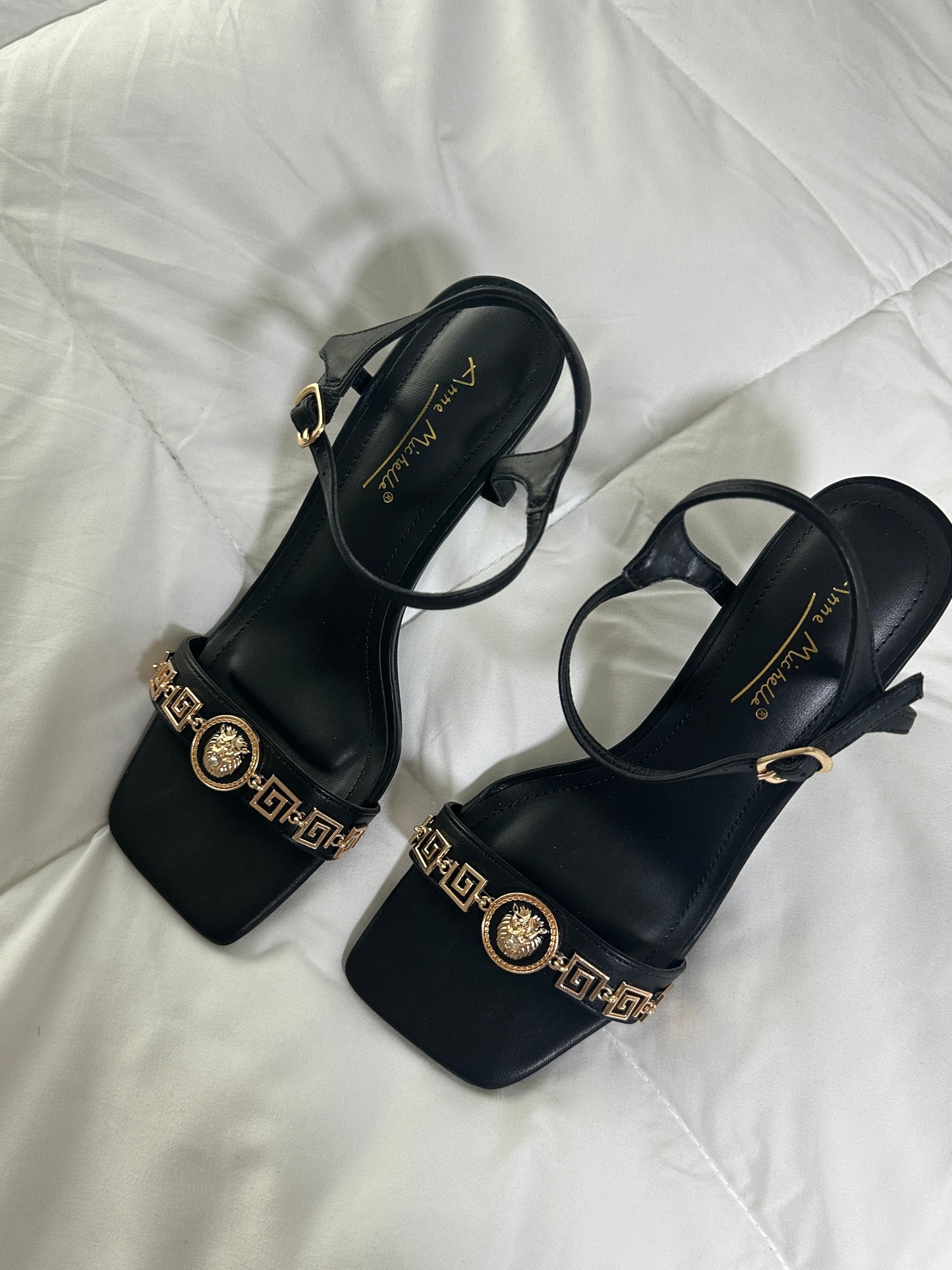 Versa heels