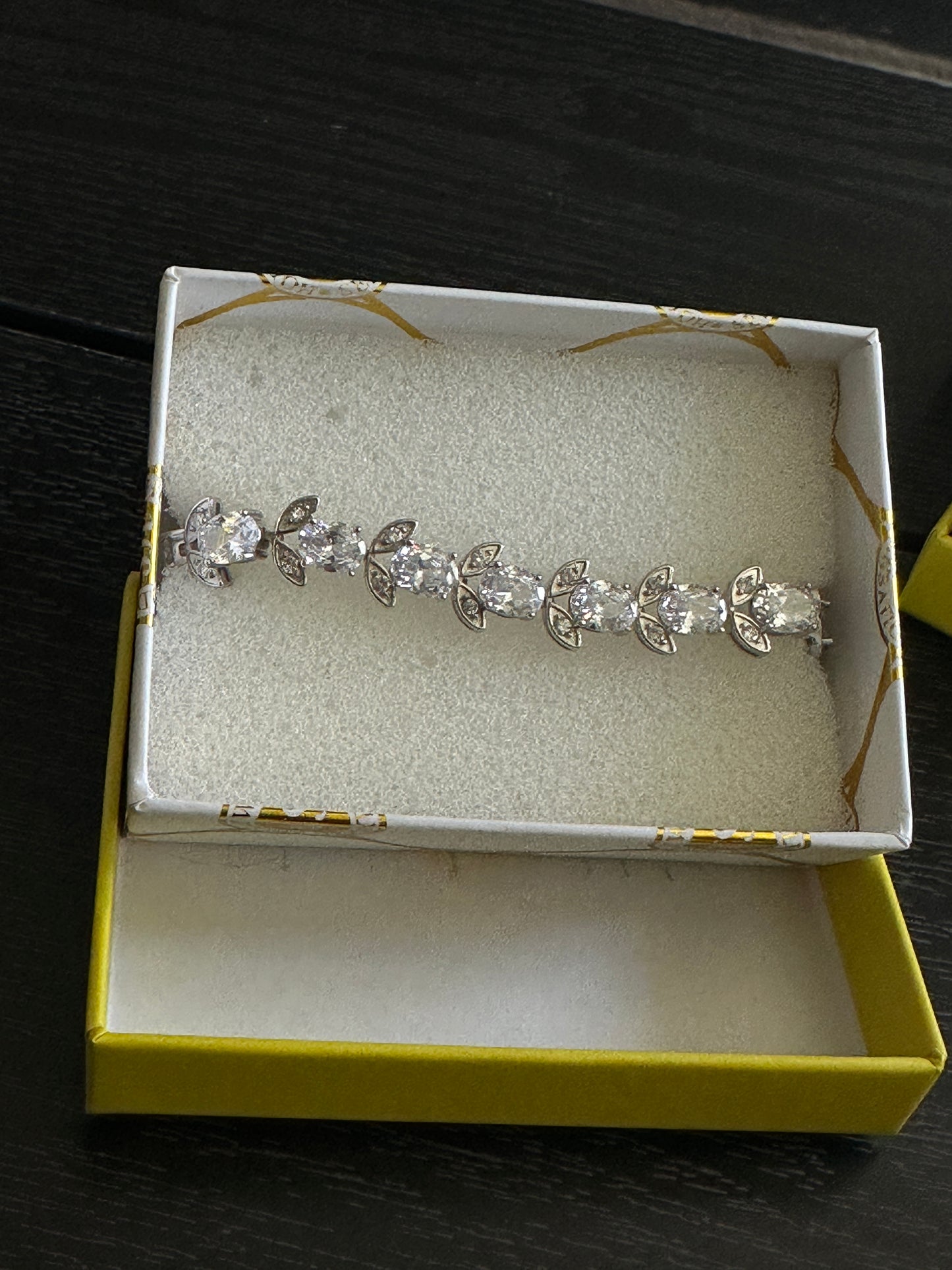 Flower blossom bracelet