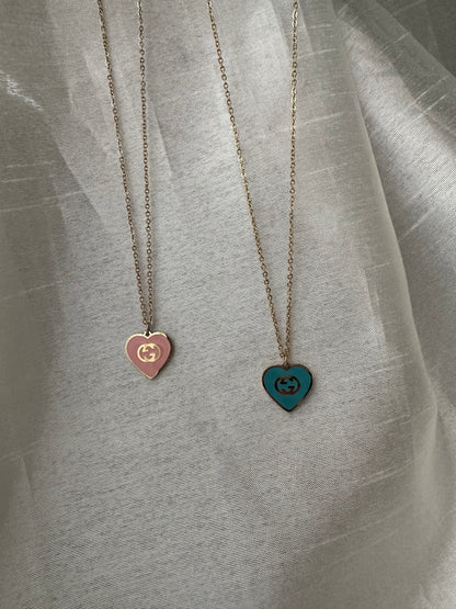 collar con GG