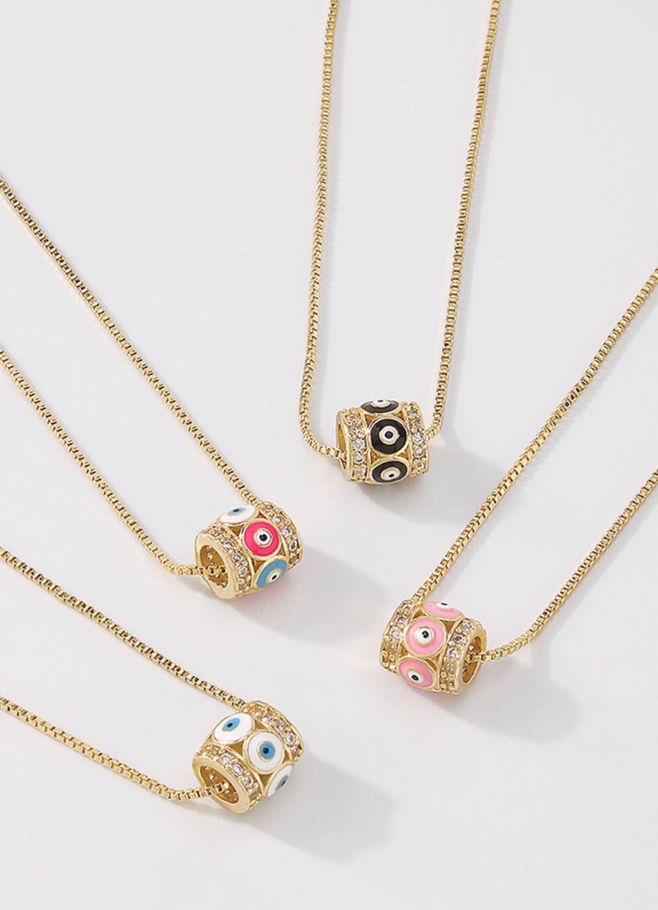 Collar de ojos