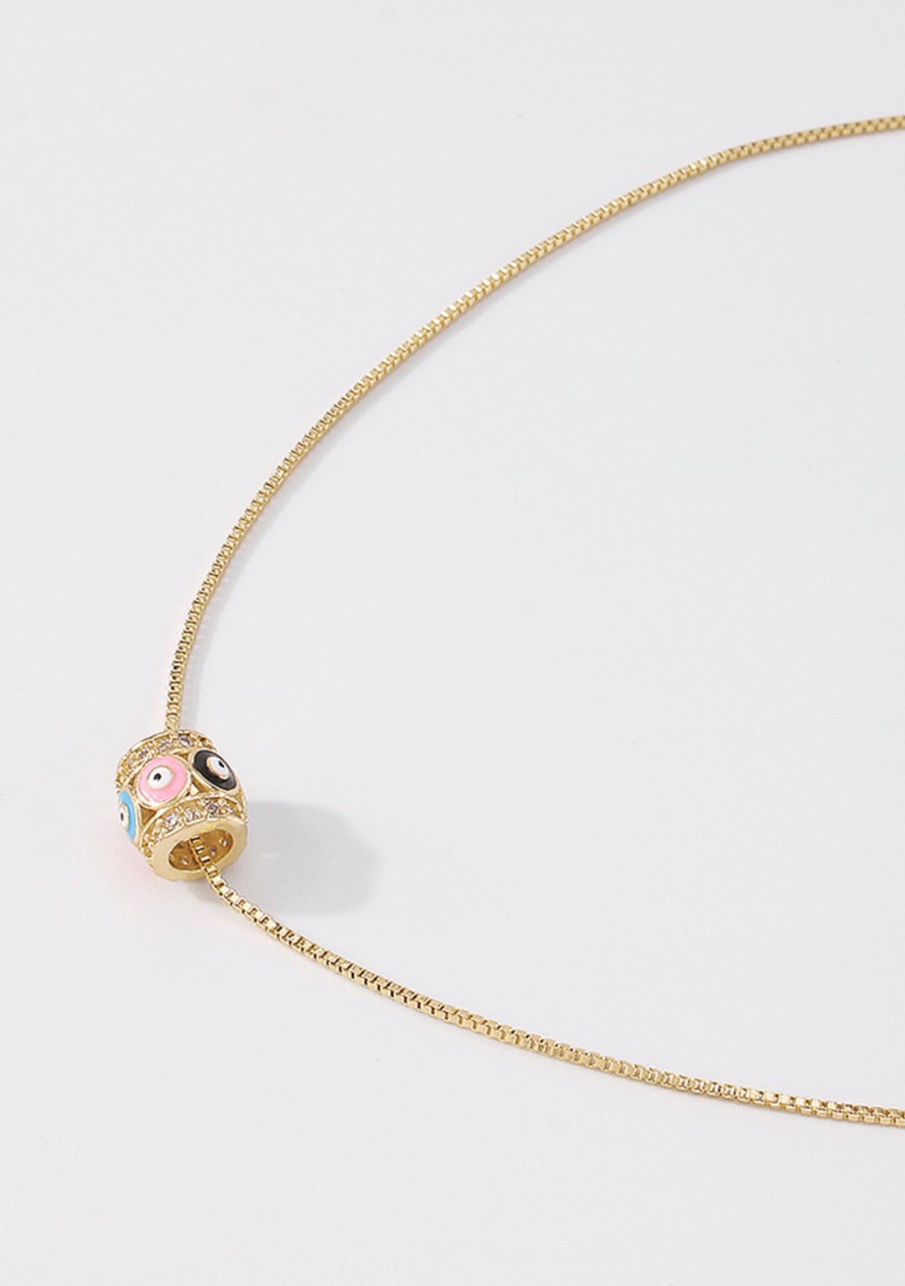 Collar de ojos