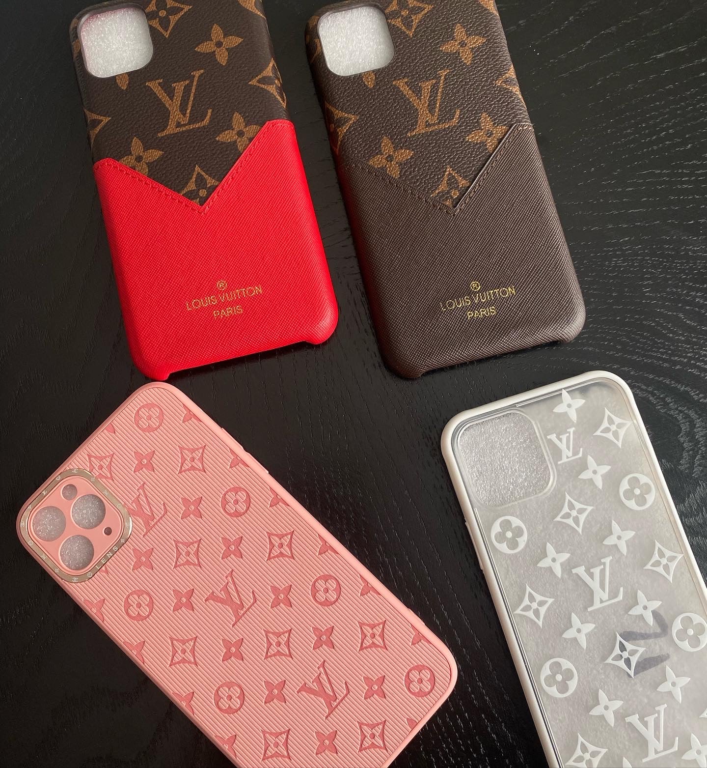 LV , Casos